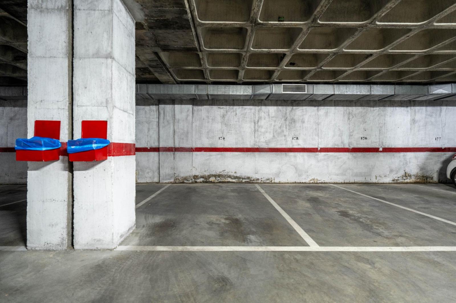 Garage for Sale in Roquetas de Mar