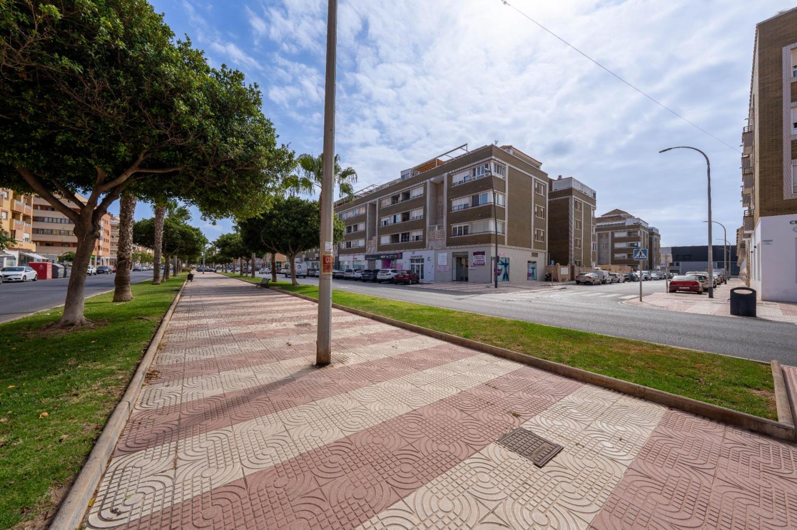 Garage for Sale in Roquetas de Mar