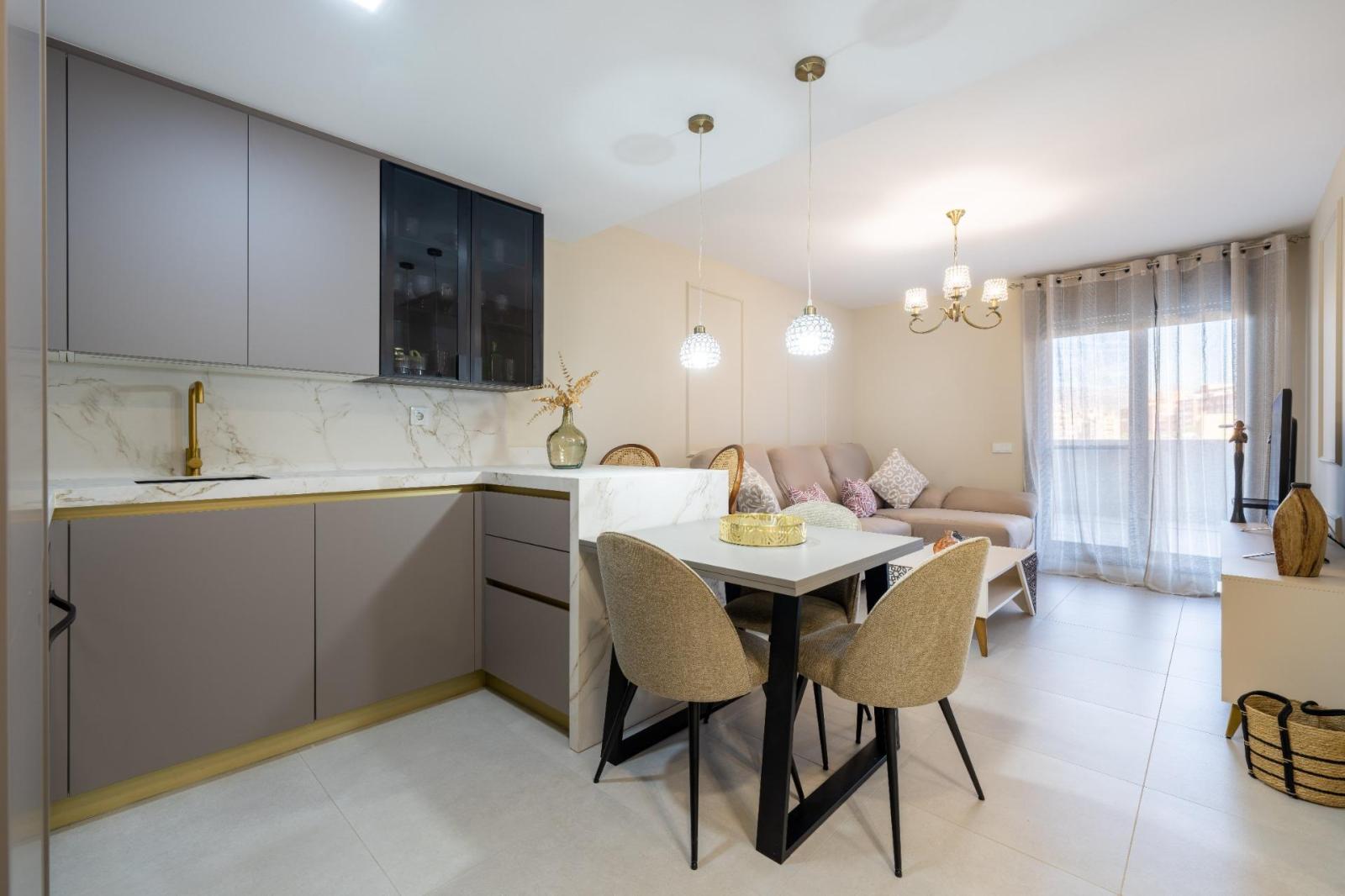 Flat for Sale in Almería