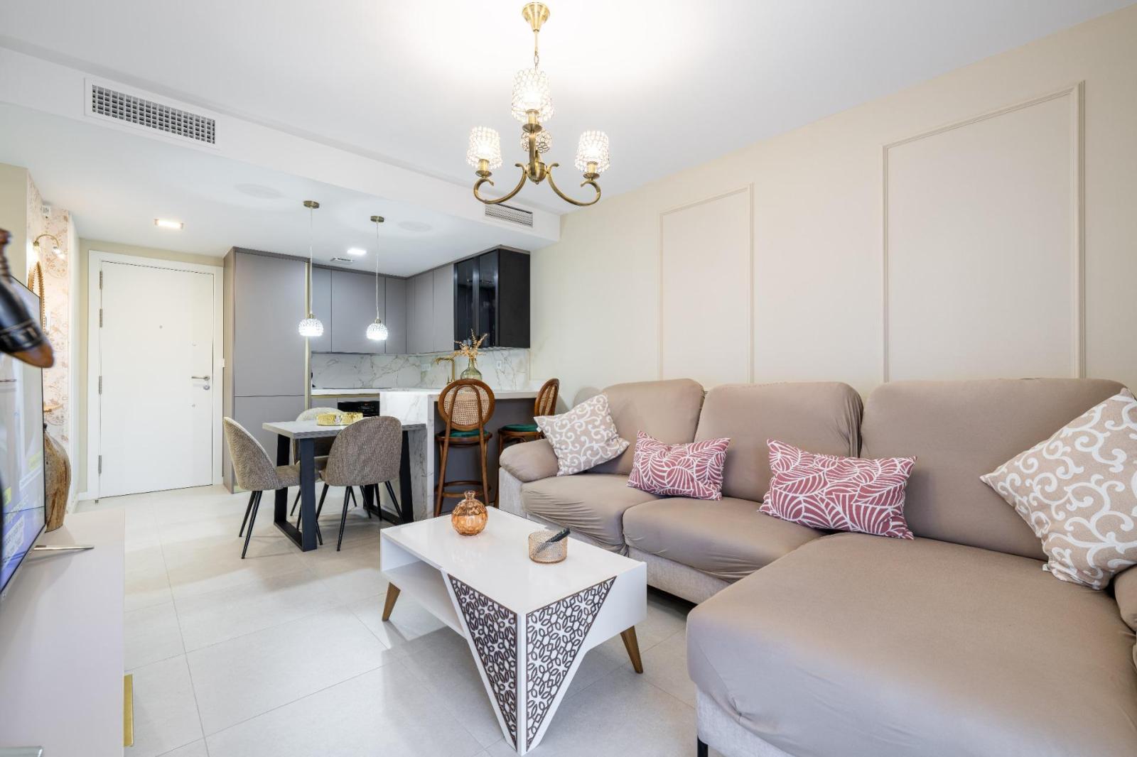 Flat for Sale in Almería