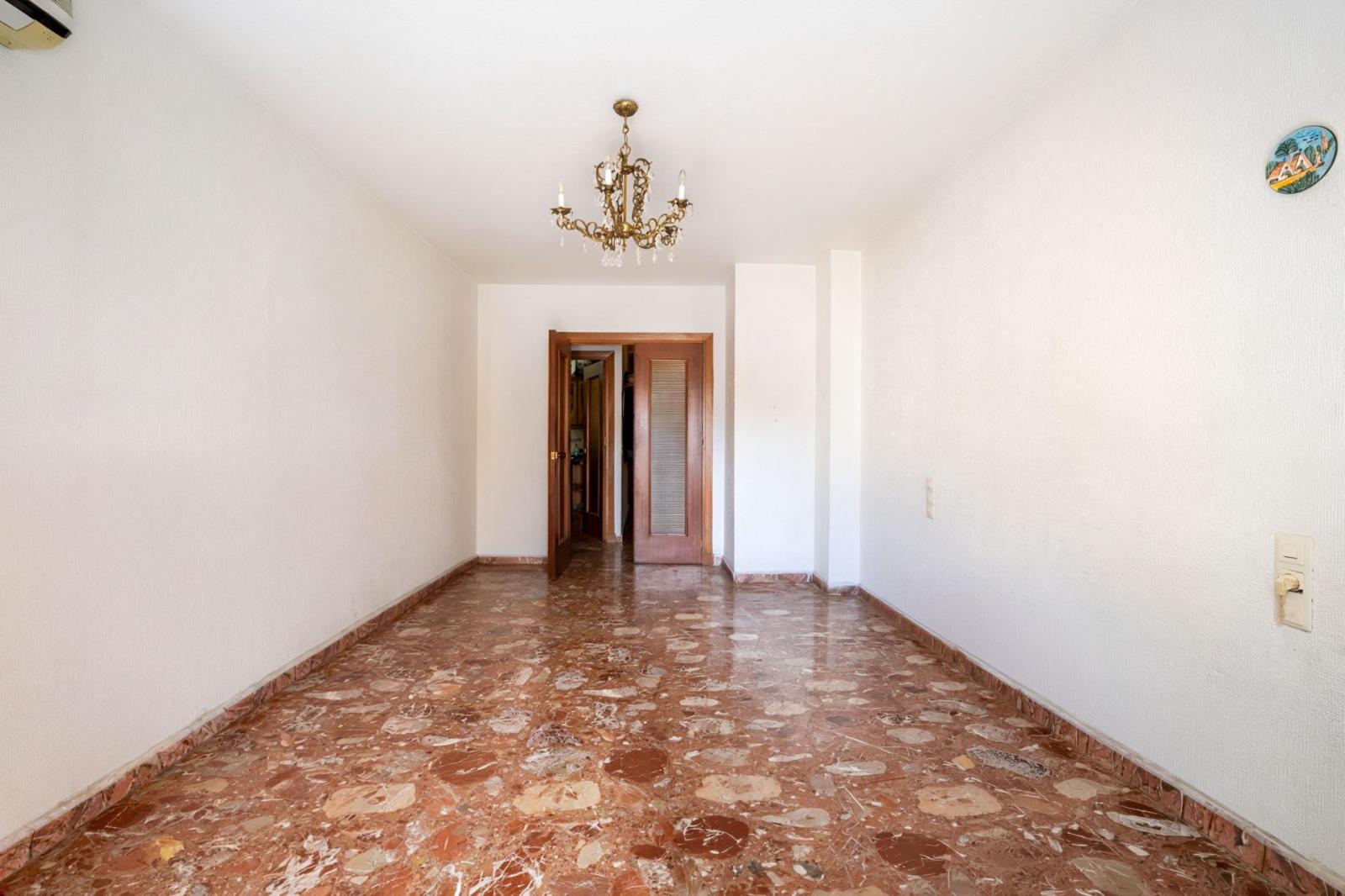 Flat for Sale in Almería