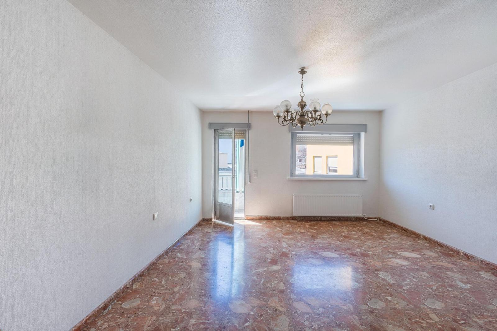 Flat for Sale in Almería