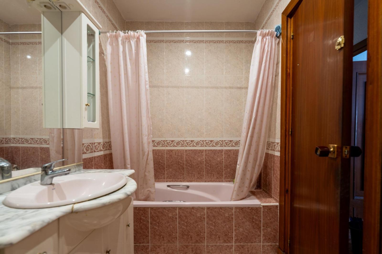 Flat for Sale in Almería