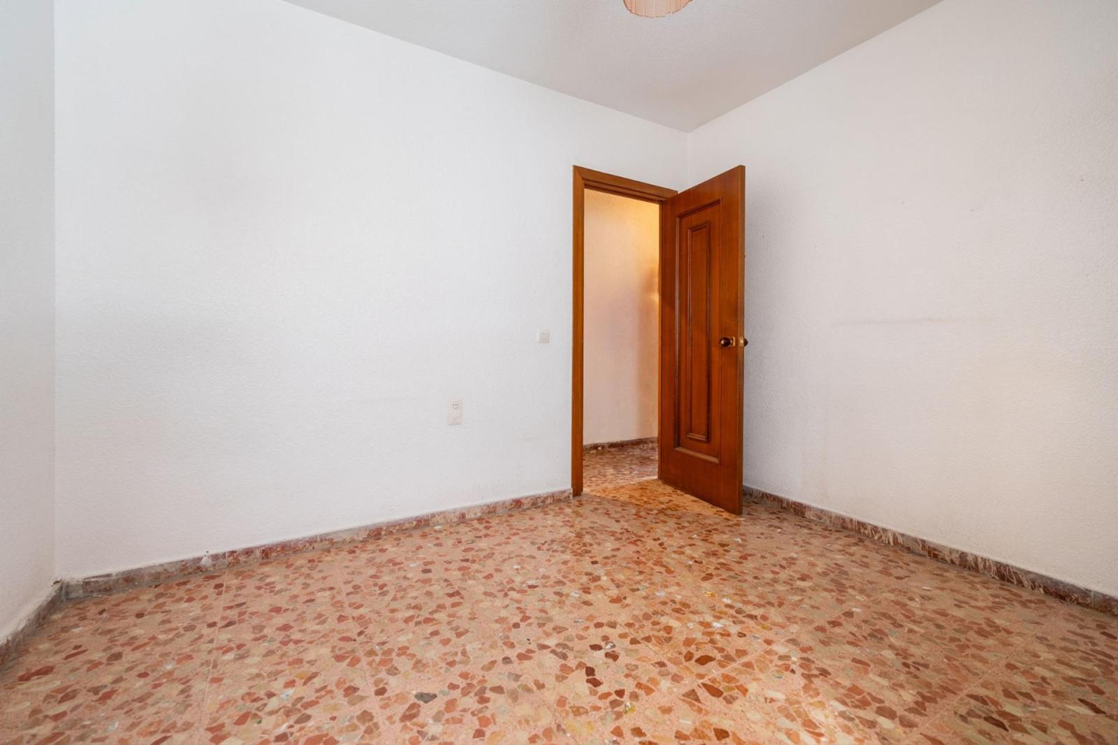 Flat for Sale in Almería