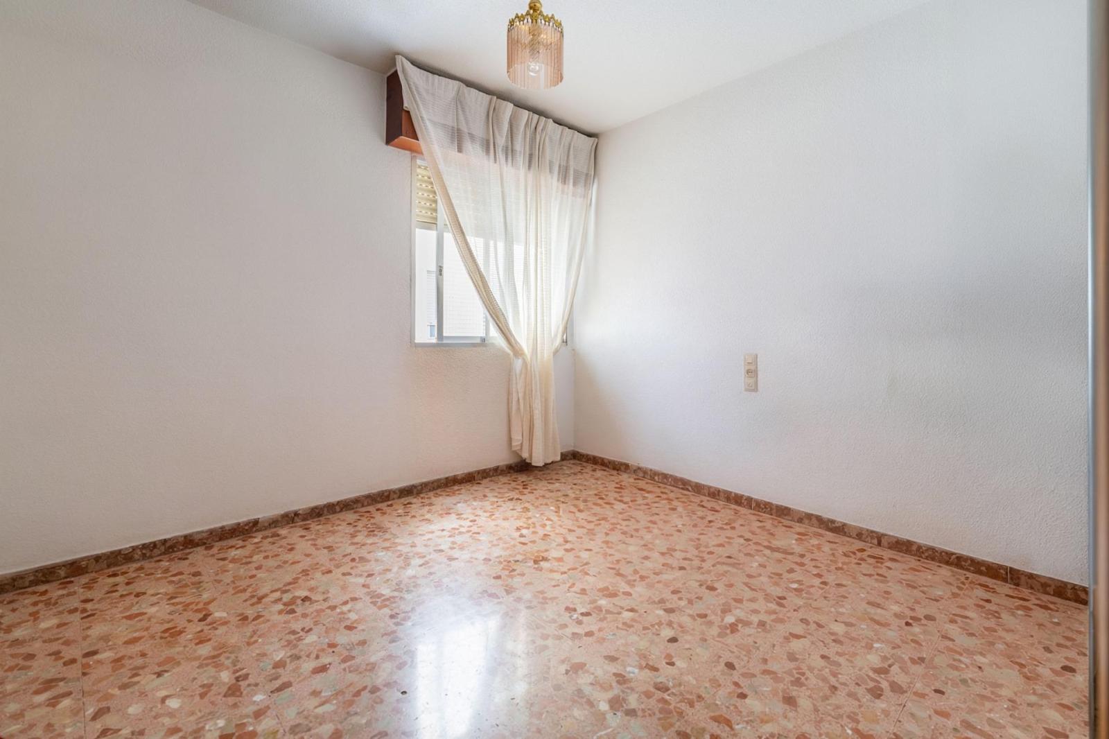 Flat for Sale in Almería