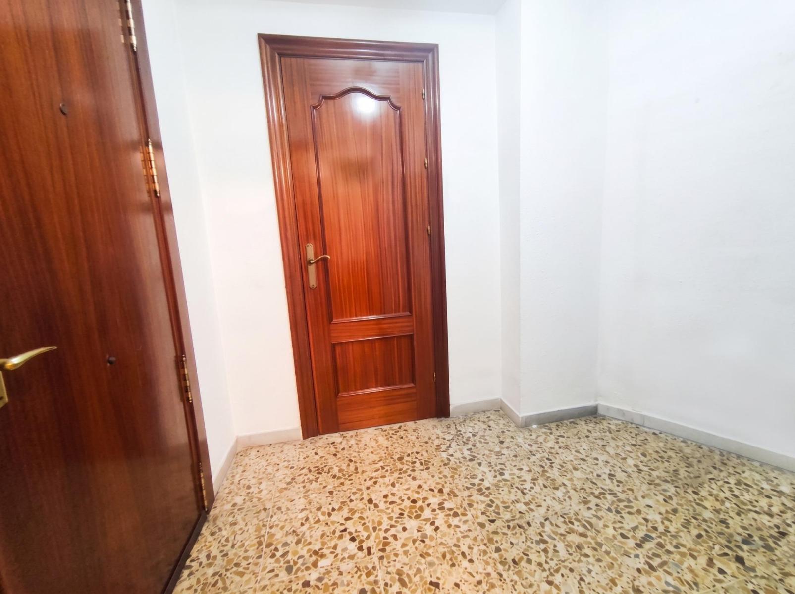 Flat for Sale in Almería