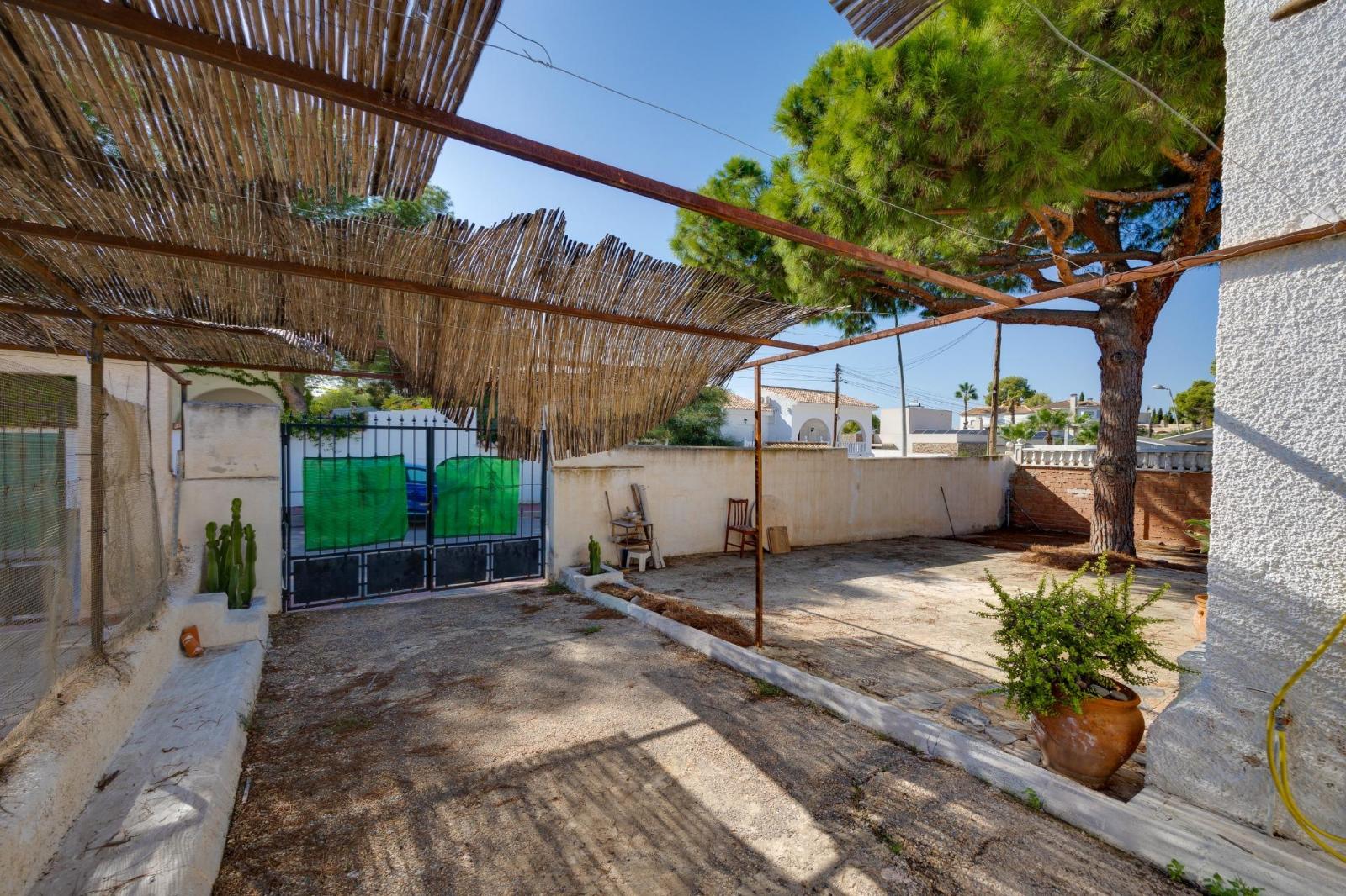 Chalet for Sale in Torrevieja