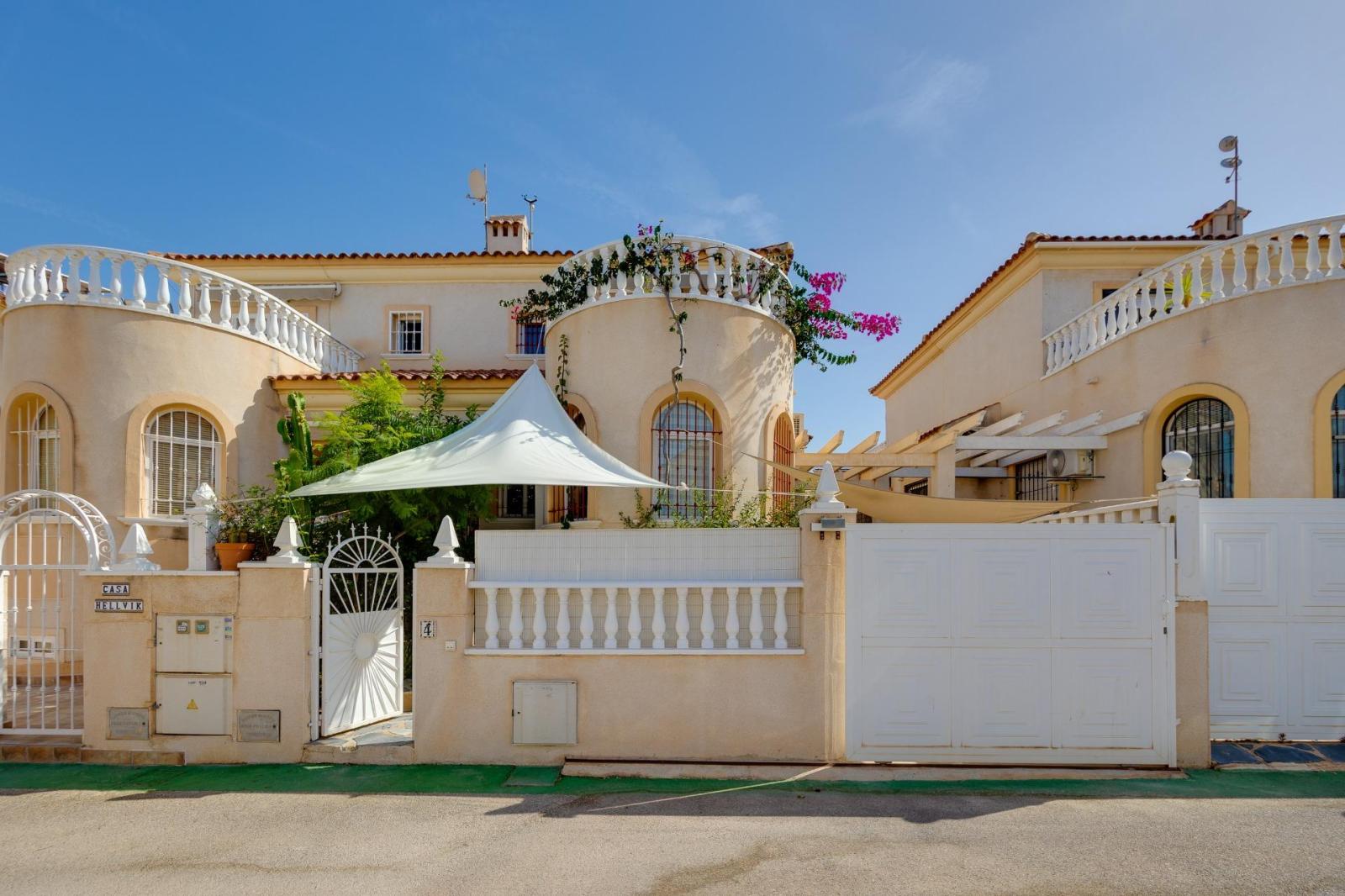 Chalet for Sale in Torrevieja