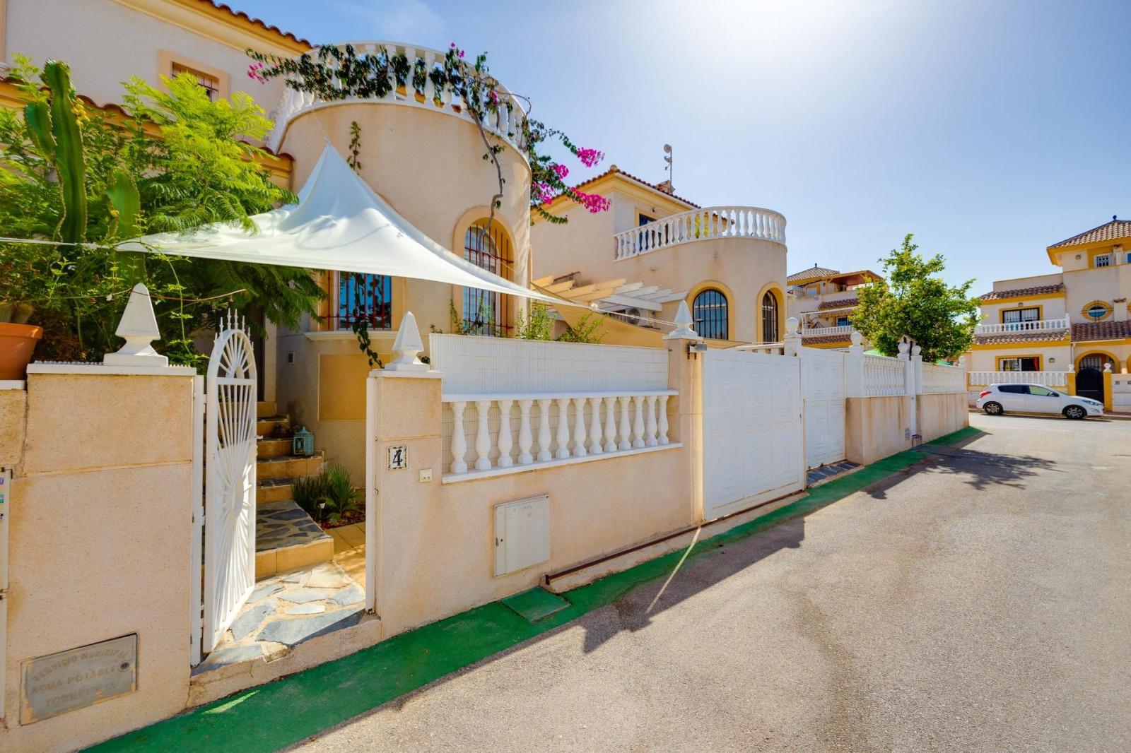 Chalet for Sale in Torrevieja