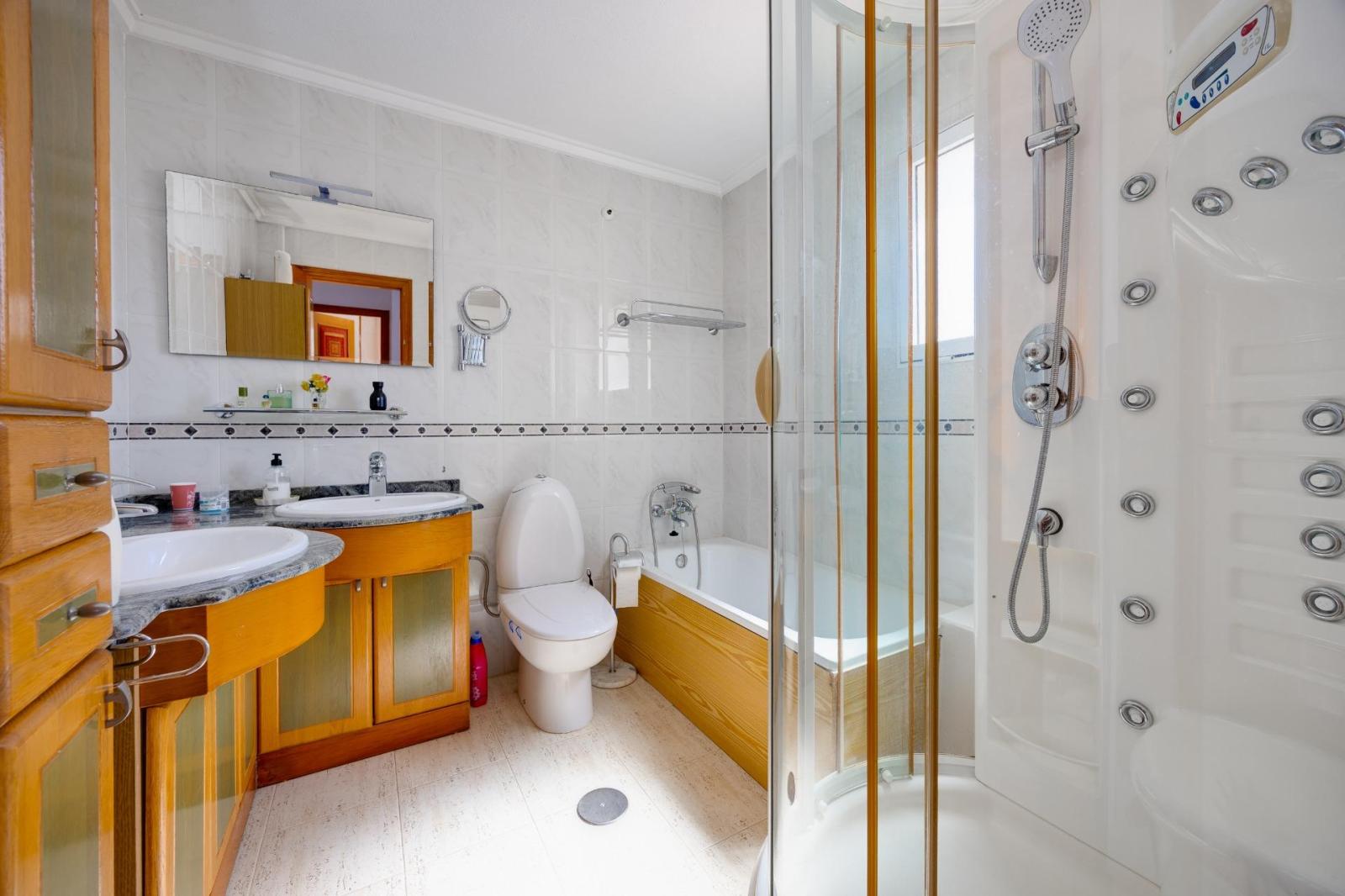 Chalet for Sale in Torrevieja