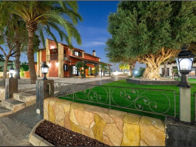 Chalet en Venta en Catral