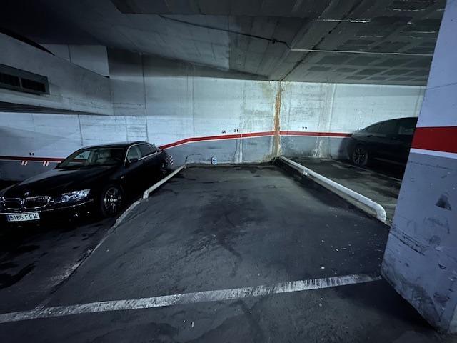 Garage for Sale in Badalona