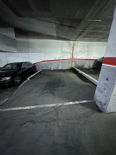 Garage for Sale in Badalona