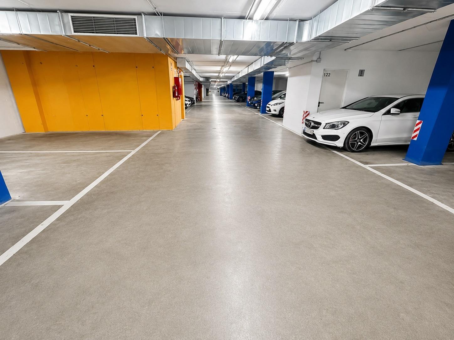 Garage for Sale in Badalona