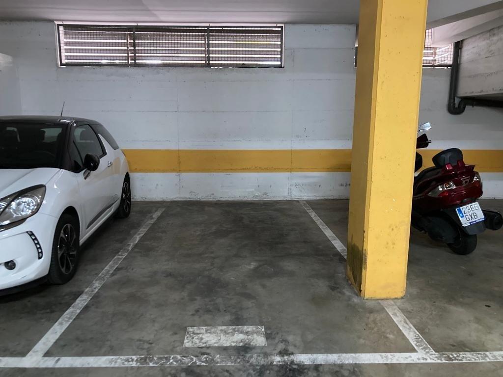 Garage for Rent in Badalona