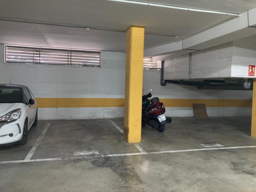 Garage for Rent in Badalona