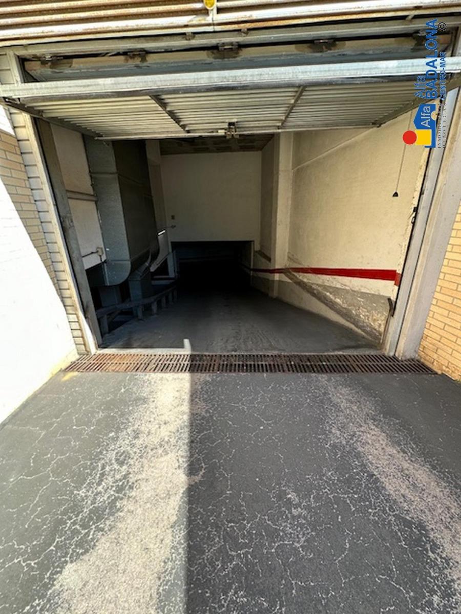 Garage for Rent in Badalona