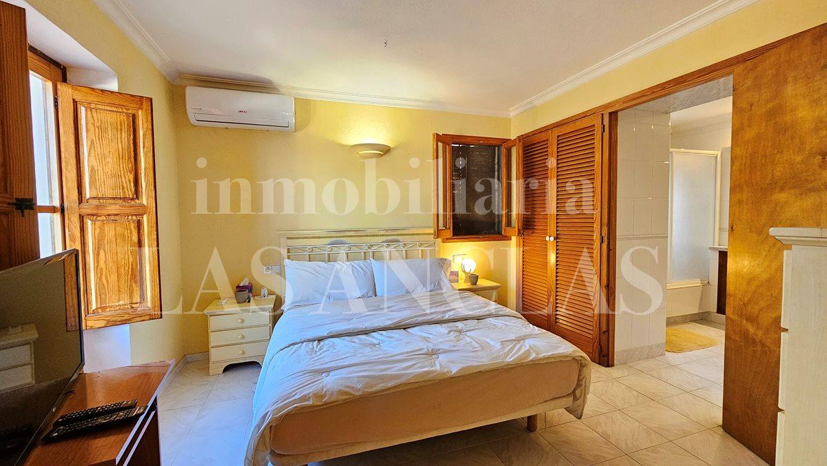 Villa for Sale in Santa Eulalia del Río