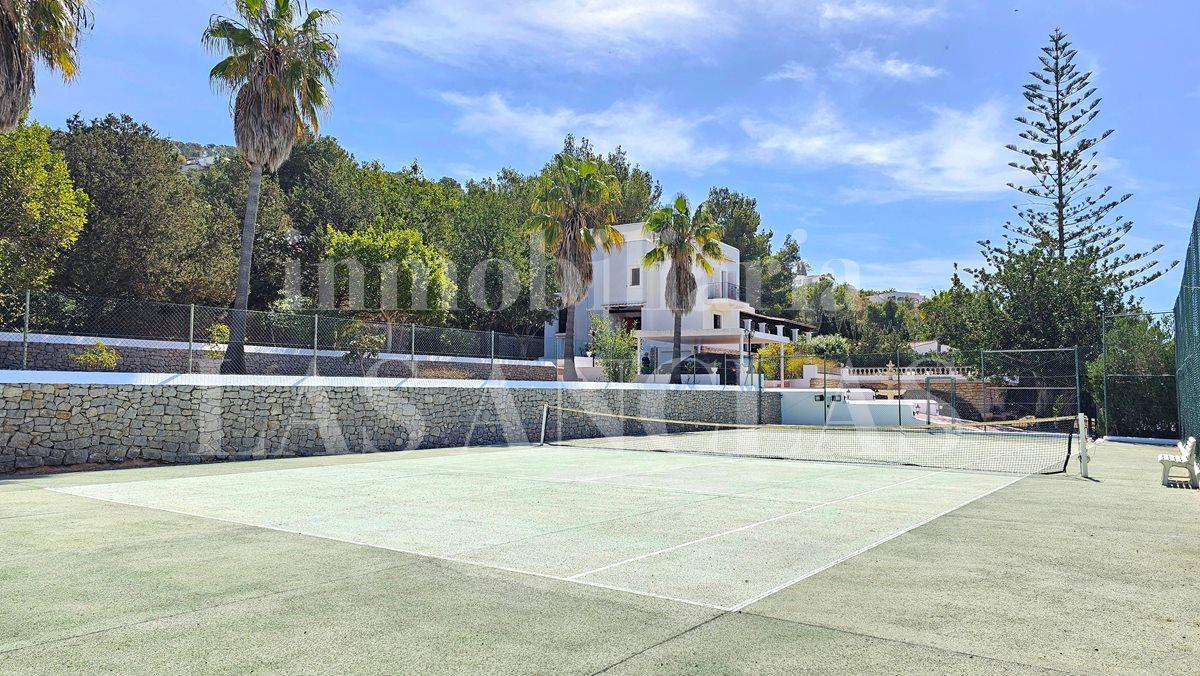 Villa for Sale in Santa Eulalia del Río