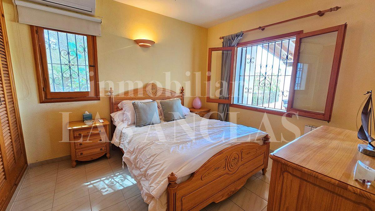 Villa for Sale in Santa Eulalia del Río
