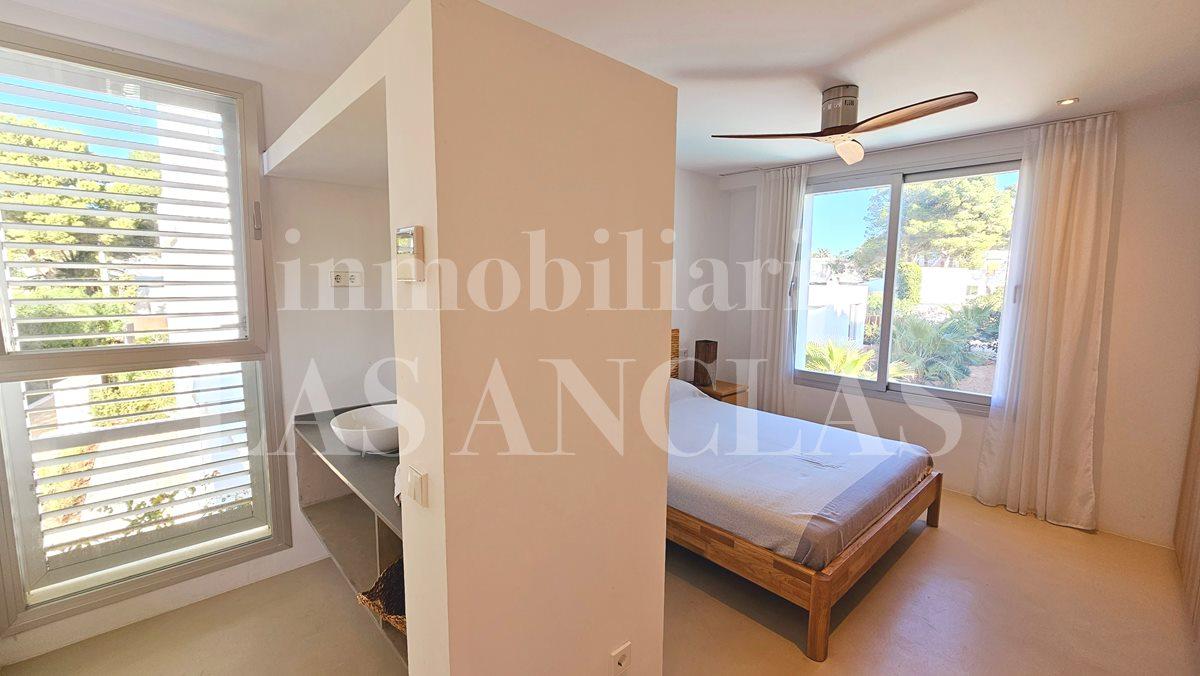 Villa for Sale in Santa Eulalia del Río
