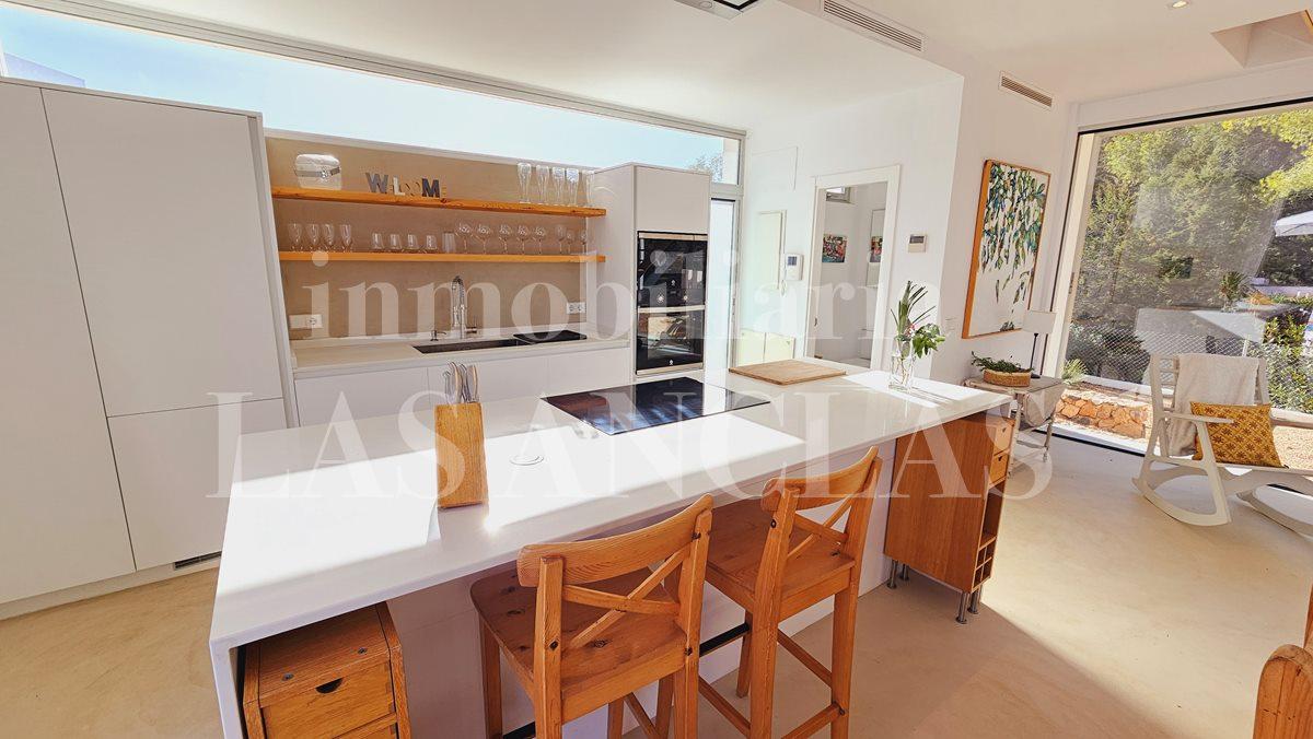 Villa for Sale in Santa Eulalia del Río
