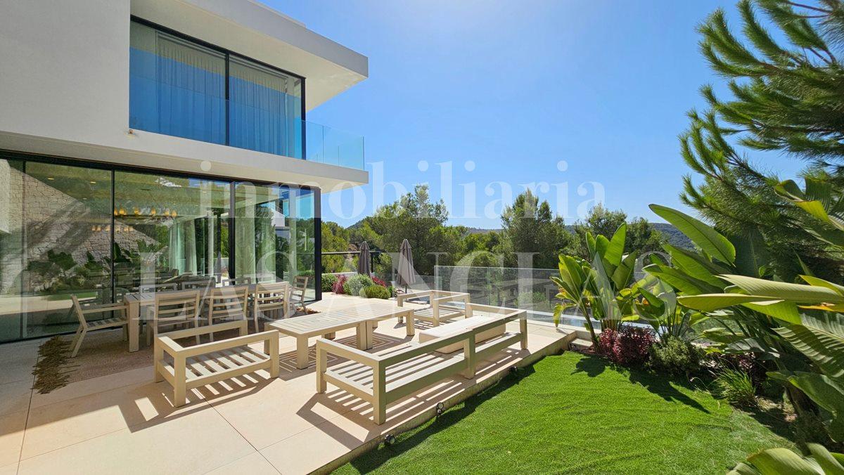 Villa for Sale in Santa Eulalia del Río