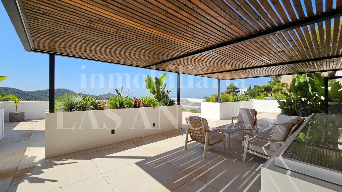 Villa for Sale in Santa Eulalia del Río