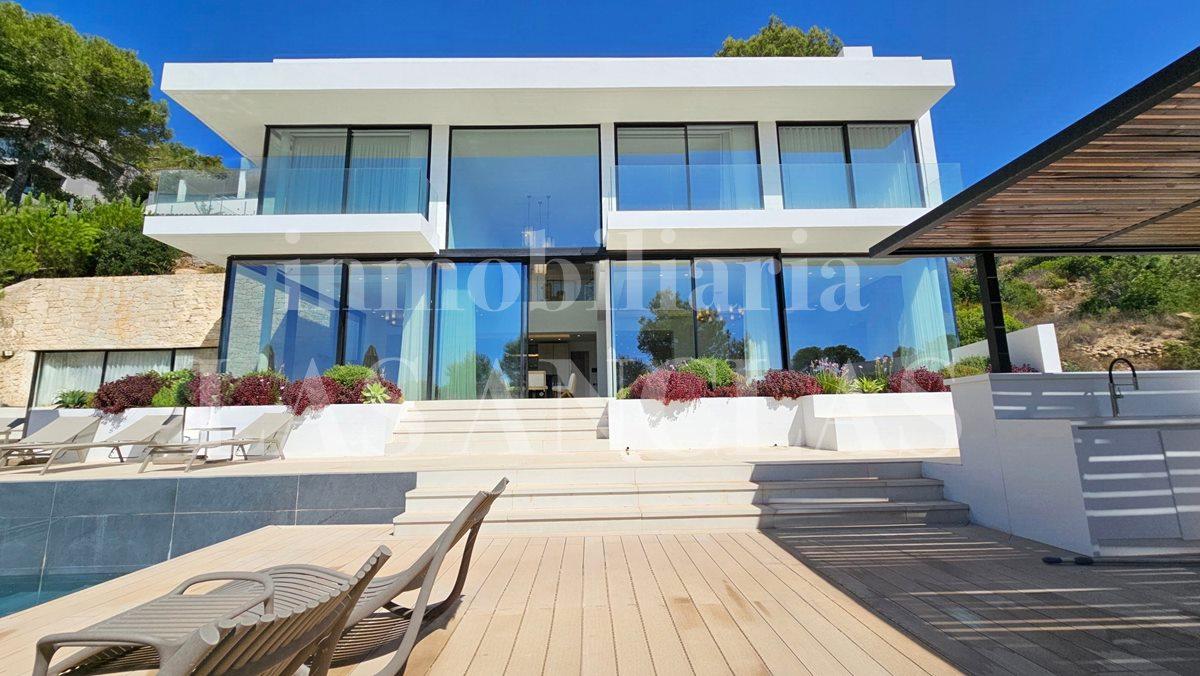 Villa for Sale in Santa Eulalia del Río