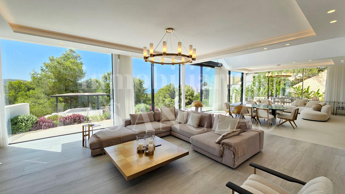 Villa for Sale in Santa Eulalia del Río