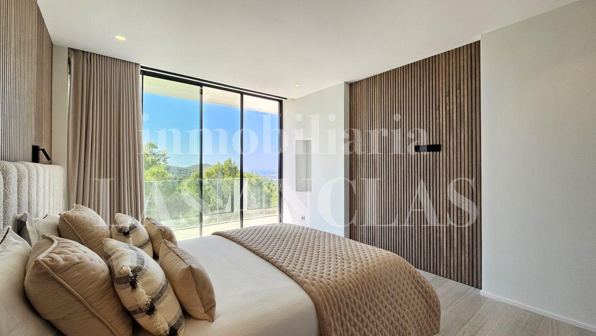 Villa for Sale in Santa Eulalia del Río