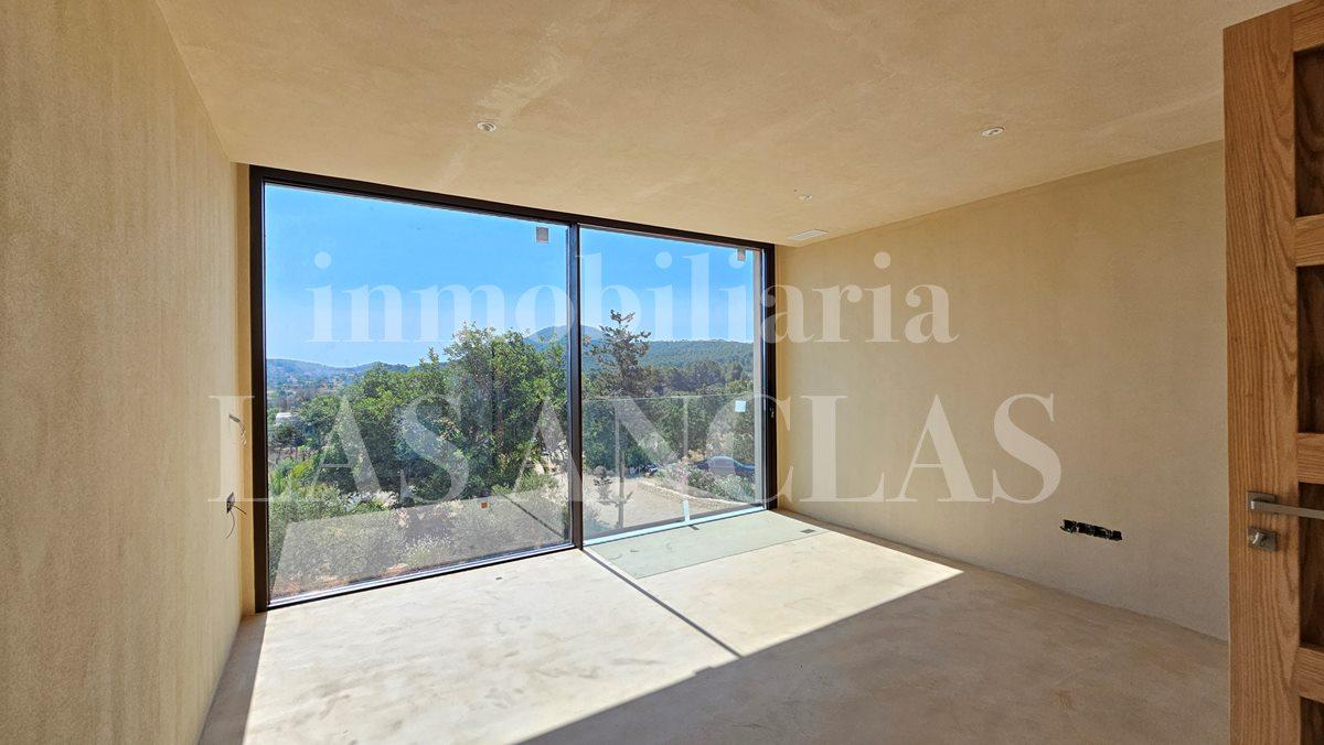 Villa for Sale in Santa Eulalia del Río