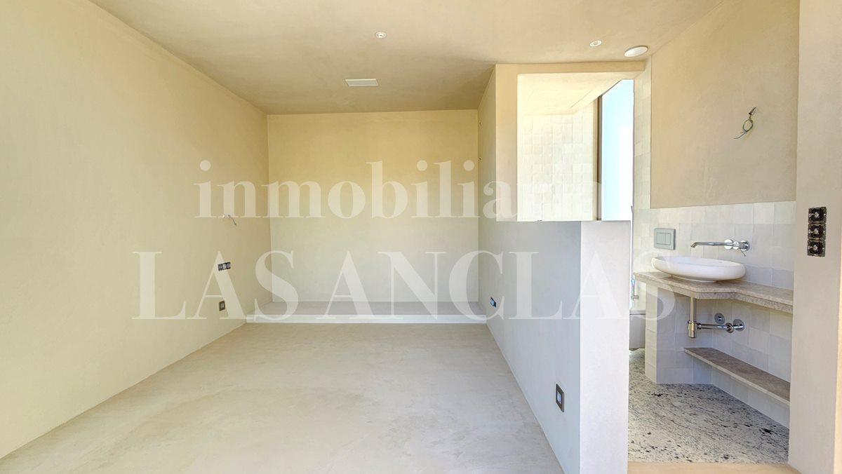 Villa for Sale in Santa Eulalia del Río