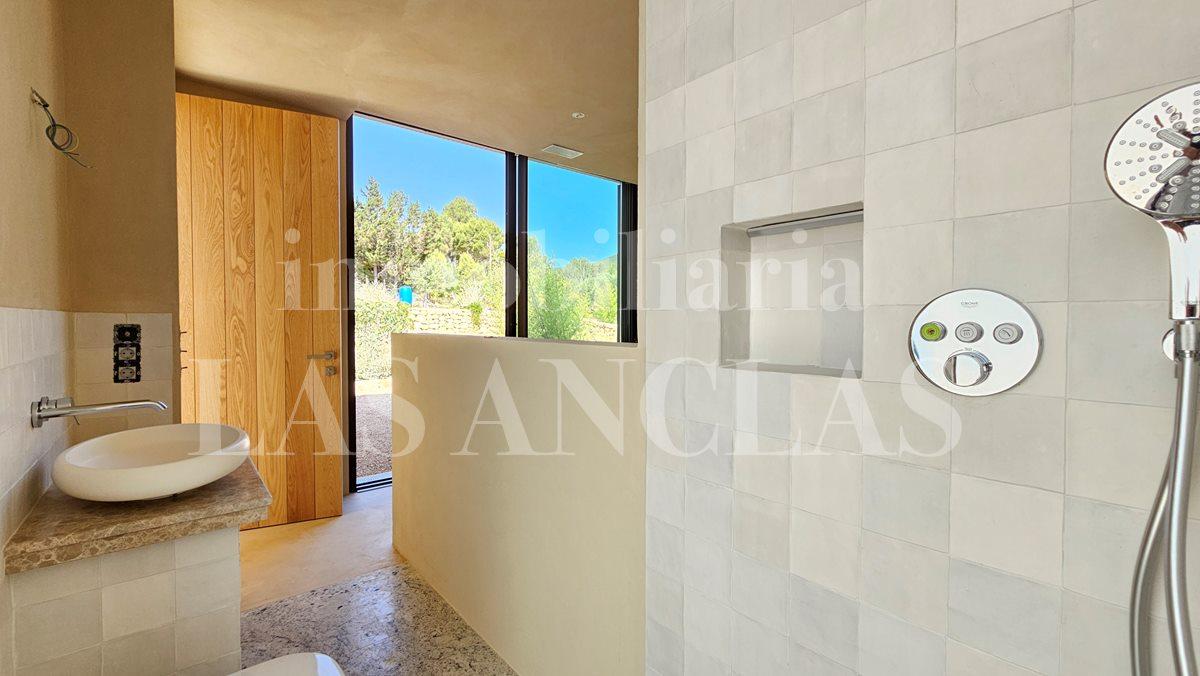 Villa for Sale in Santa Eulalia del Río