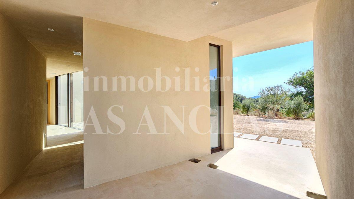 Villa for Sale in Santa Eulalia del Río
