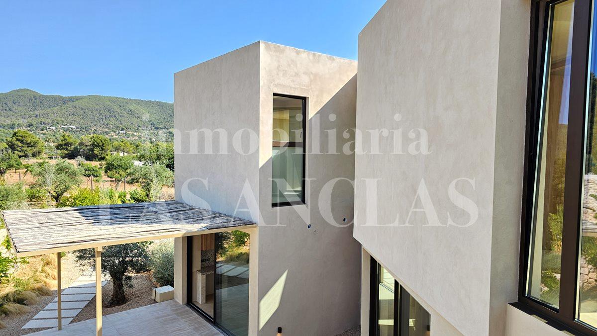 Villa for Sale in Santa Eulalia del Río