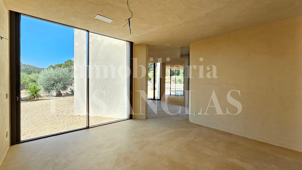 Villa for Sale in Santa Eulalia del Río