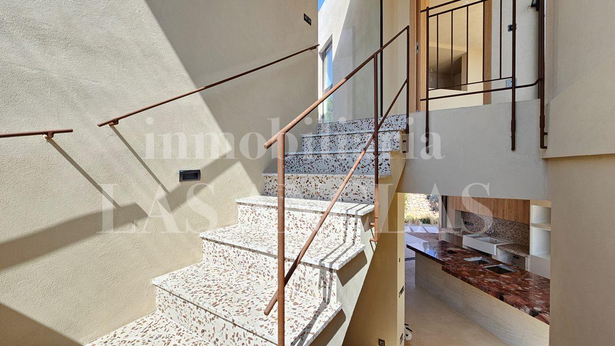 Villa for Sale in Santa Eulalia del Río