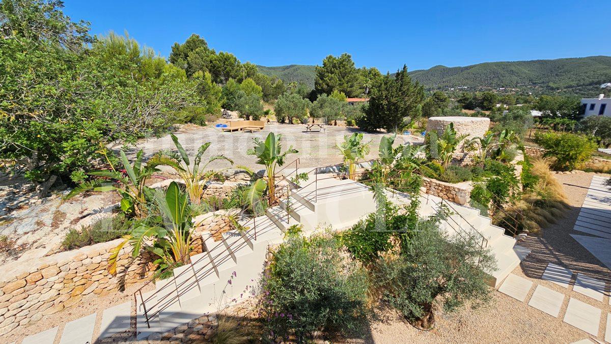 Villa for Sale in Santa Eulalia del Río