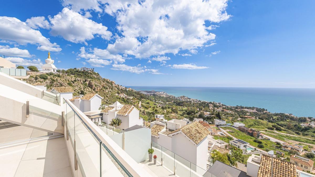 Penthouse for Sale in Benalmádena