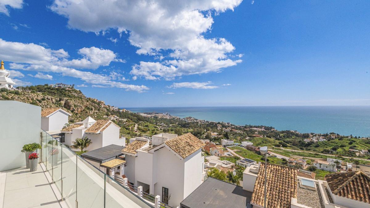 Penthouse for Sale in Benalmádena