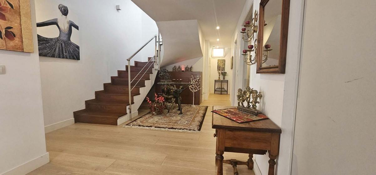 Villa for Sale in Benalmádena