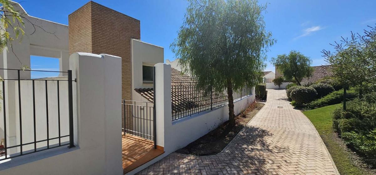 Villa for Sale in Benalmádena