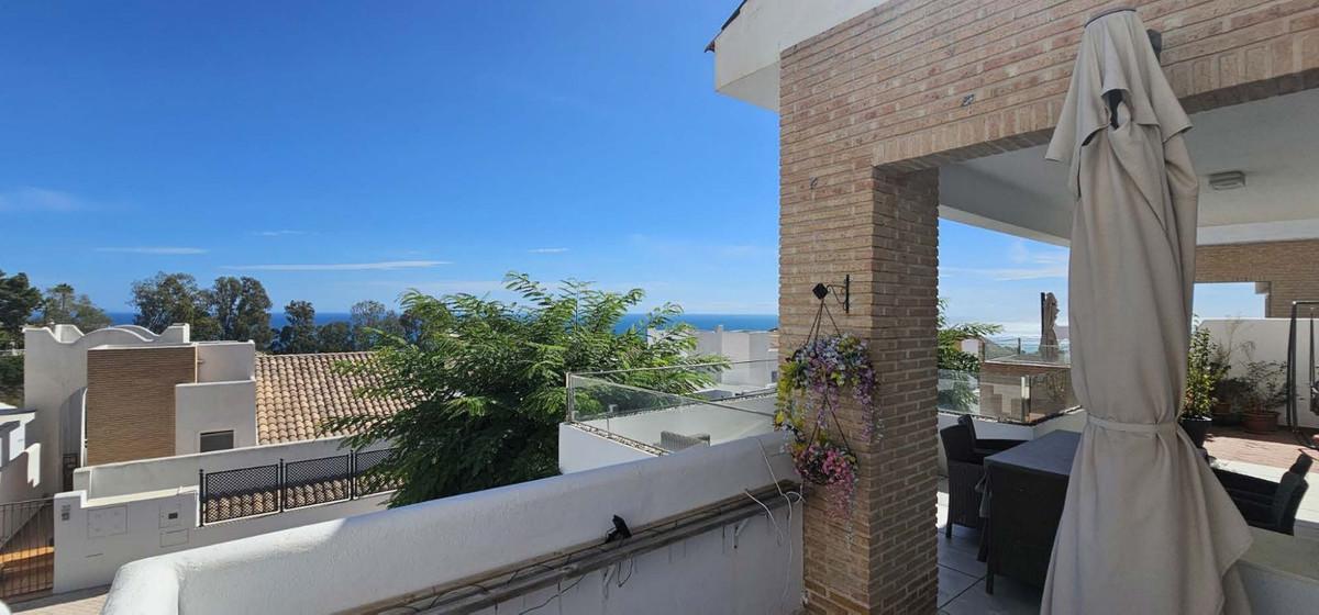 Villa for Sale in Benalmádena