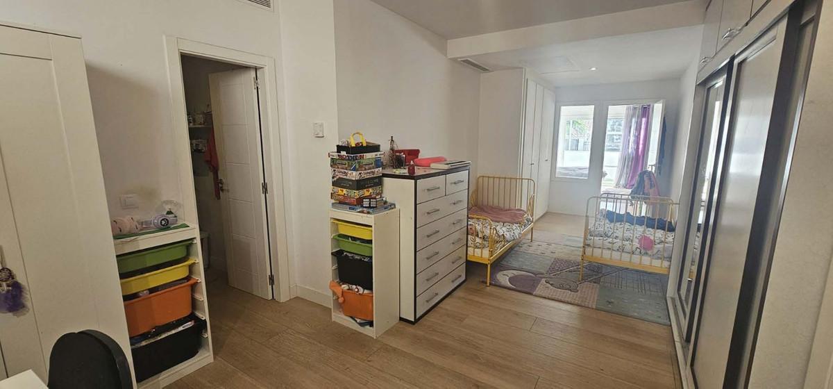 Villa for Sale in Benalmádena