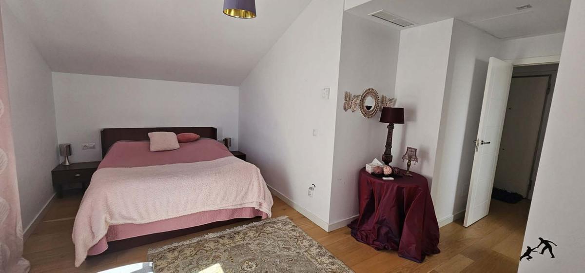 Villa for Sale in Benalmádena