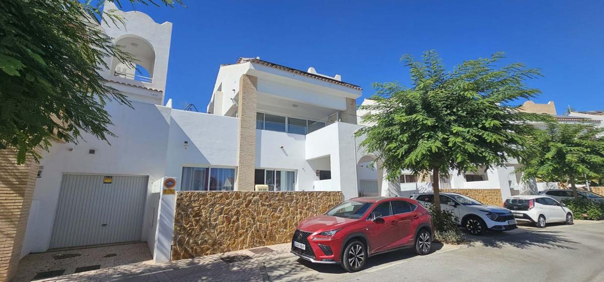 Villa for Sale in Benalmádena