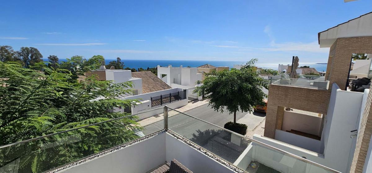 Villa for Sale in Benalmádena