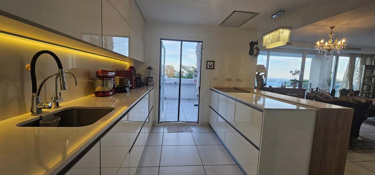 Villa for Sale in Benalmádena