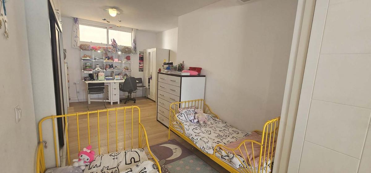 Villa for Sale in Benalmádena